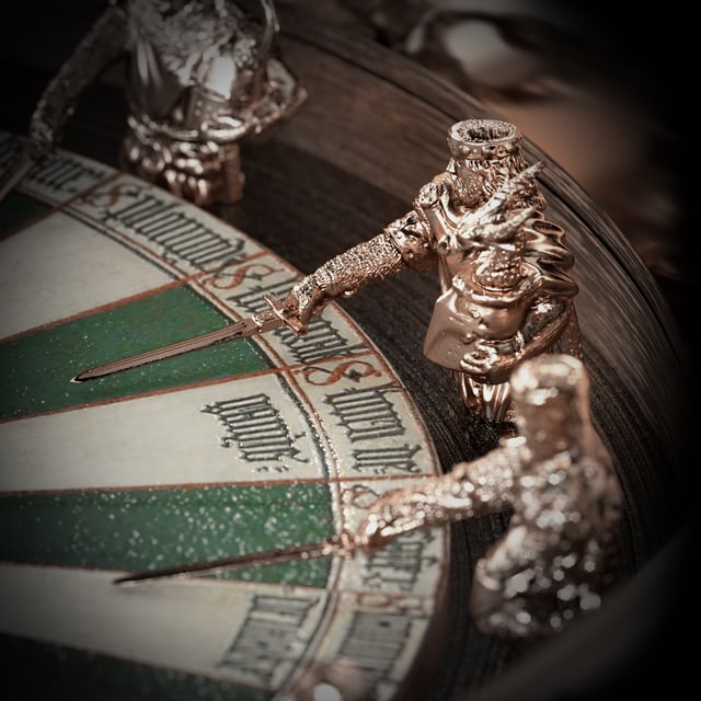 THE KNIGHTS OF THE ROUND TABLE LEGEND knight detail
