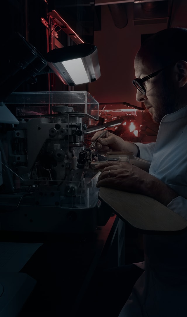 Roger Dubuis our commitment manufacture at work