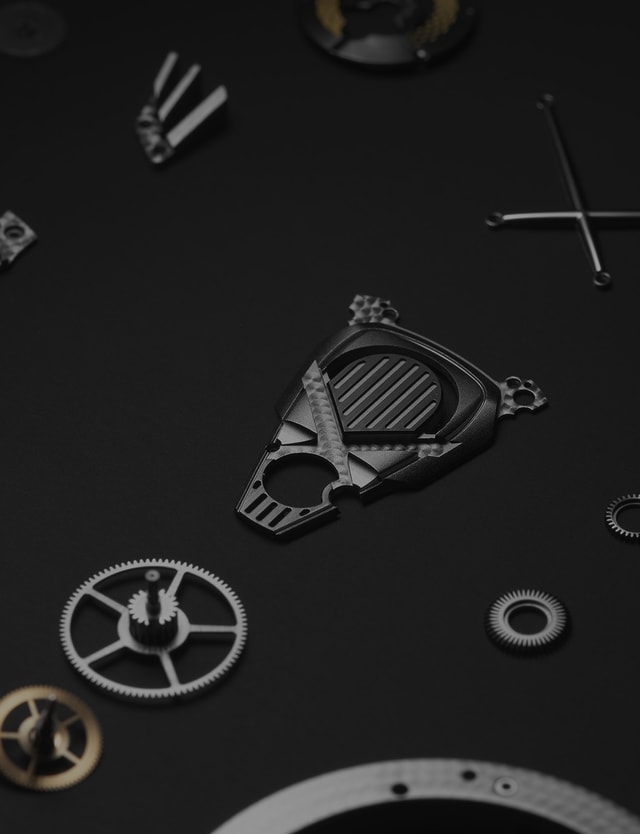 Roger Dubuis font and back RD103SQ caliber details